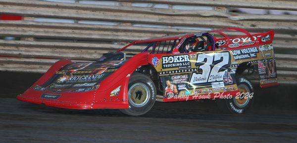 Bobby Pierce Breaks Through for $50,000 Knoxville Nationals Score!